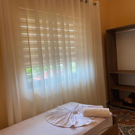 The Hideaway Guesthouse Bahçallëk Eksteriør bilde